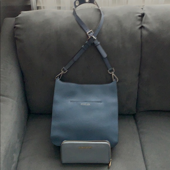 Michael Kors Handbags - SOLD SOLD.   HANDBAG CAN BE SOLD WITHOUT WALLET